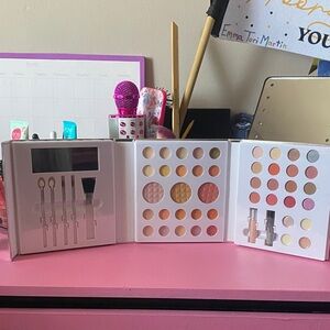 NIB, ICING Versatile Makeup Palette with Brushes and Lip Gloss